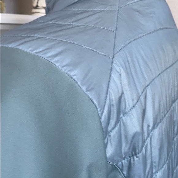 Columbia Women’s Omni Shield Small Puffer Jacket - Picture 3 of 15